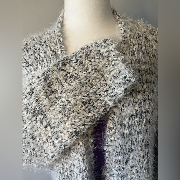 Womans’s Extra Cozy Sweater w/ Pockets/ open Front! - Picture 2 of 13